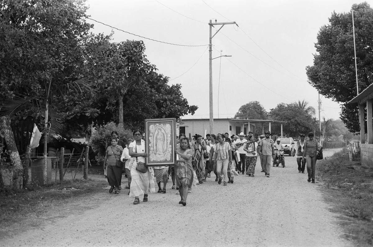 Los pasos y la fe, Boca de San Miguel, Veracruz, México, 2025